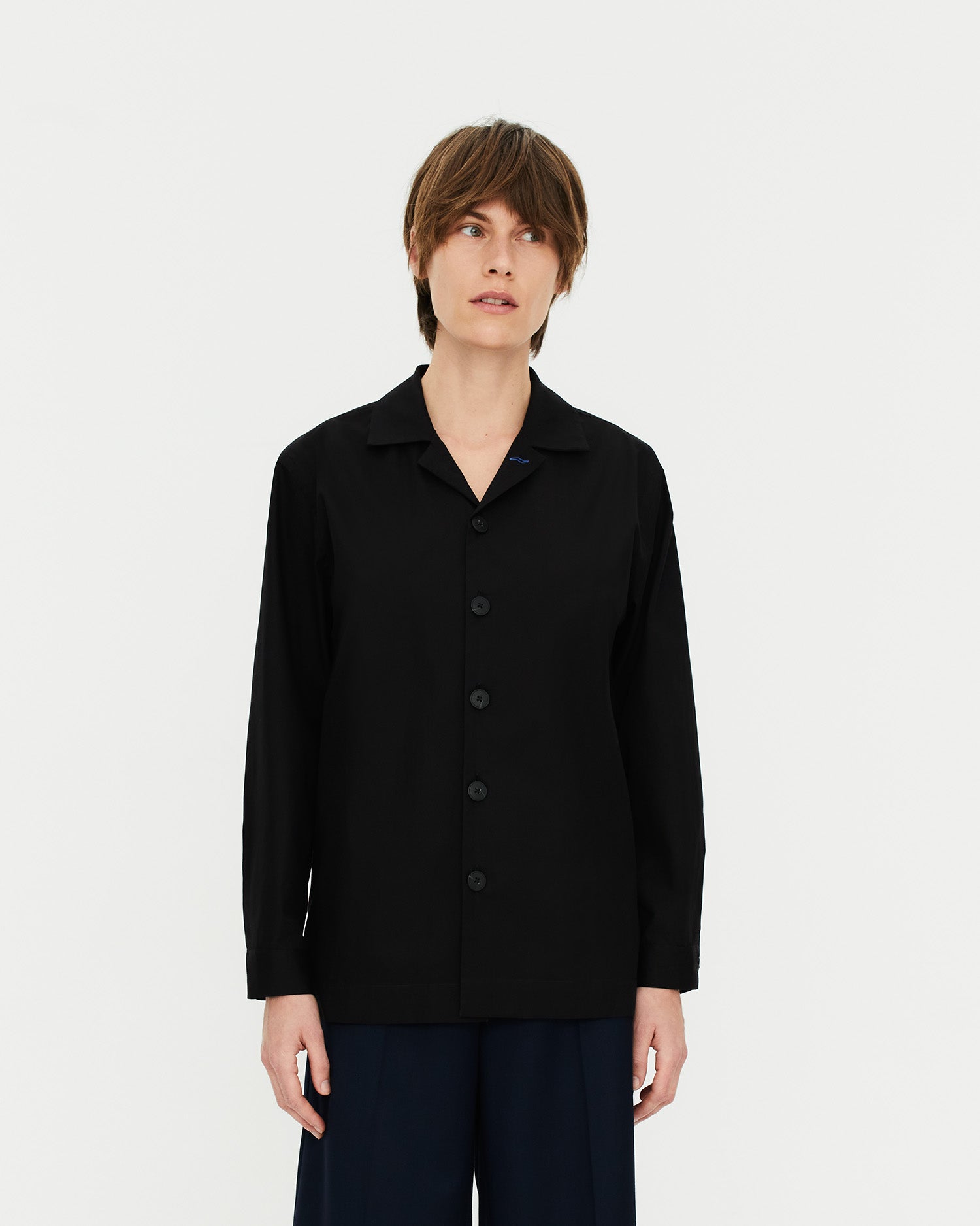 Unisex shirt with convertible collar